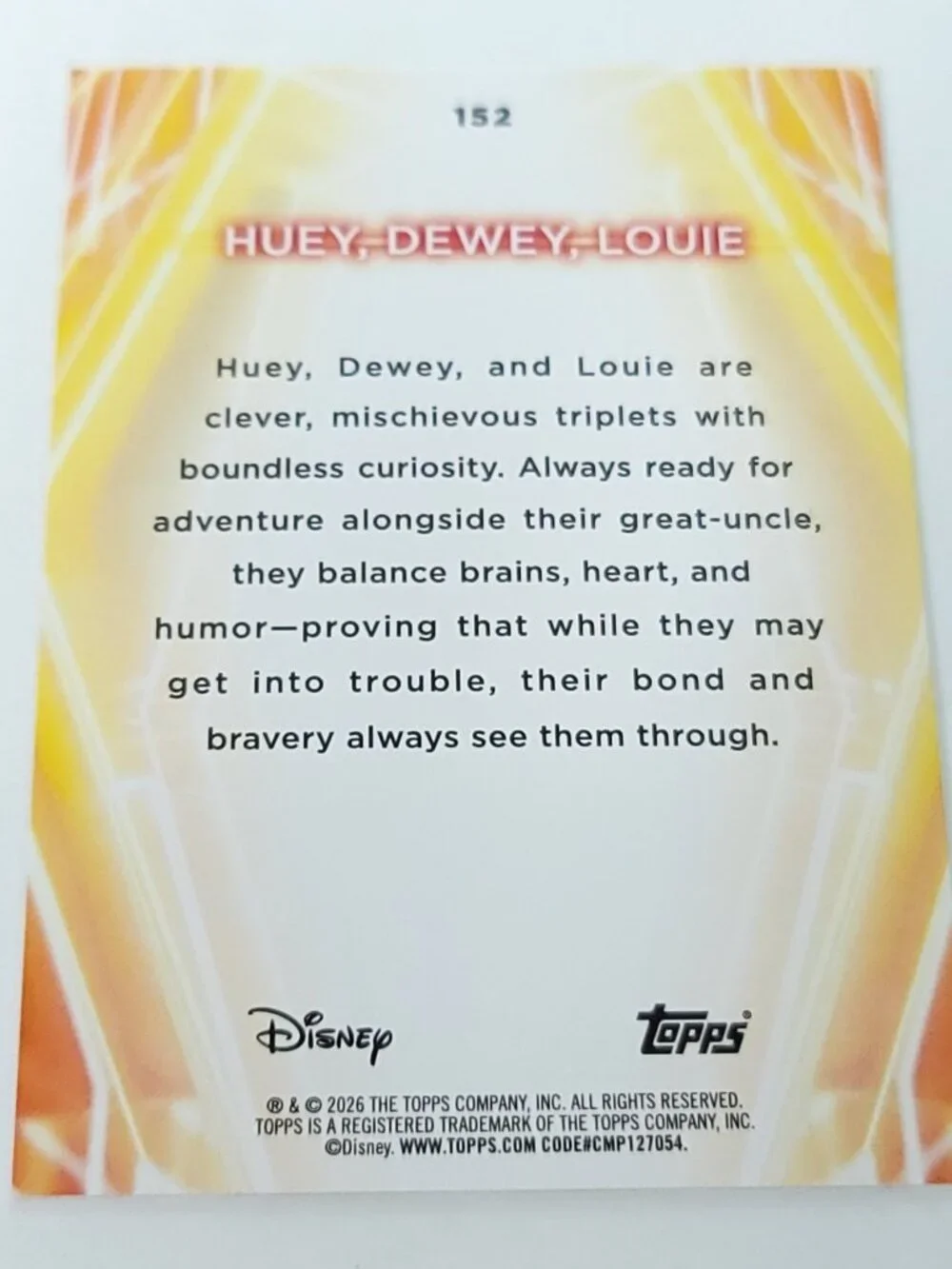 Hewy Dewey Louie Topps 2026 Disney Neon Holo Parallel Refractor Limited 109/199 - Picture 4 of 4